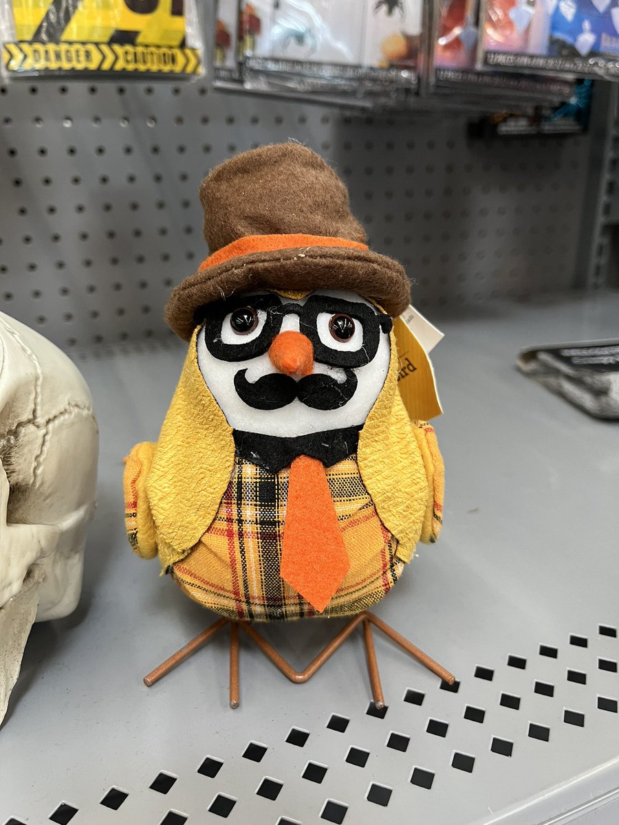jaack_aattack's tweet photo. @KeithHabs, it looks like Jay the Totally Normal Business Human has a cousin and he’s at Walmart. #TryGuys #WithoutInstructions @tryguys https://t.co/uZUiMaJb37