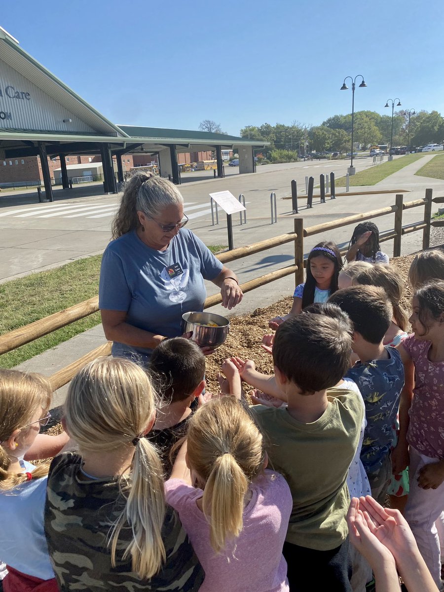 Jennifer Medley tweet media