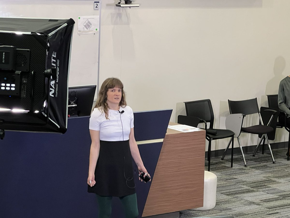 clairetroberts's tweet photo. Next Alicia Budd @Flinders CEPSW #Flin3MT Mental Health Research to do good Well done! https://t.co/yHRKrwsOYE