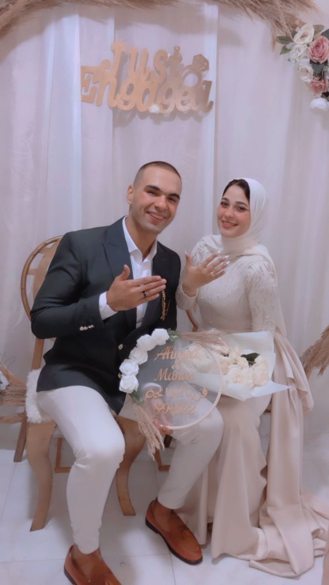 Ahmed_3ab7amid's tweet photo. الحمدلله الذي بنعمته تتم الصالحات حققت اعظم انتصار ليا في حياتي و حققت حلم بالنسبه ليا بجد واه وعدت واه وفيت ووفيت بتعب وشقي وحافظت علي وعد وحافظت علي كلمتي وربنا يقدرني ديما واكون سبب في سعادتك ياللي ضحكتك فرحه لقلبي يأغلي ما في الدنيا عندي 💍🧿@Manar_Zoghdann  🖤⚜️ https://t.co/oYYRvZN6a9