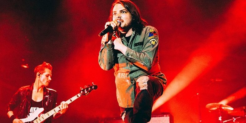 pmoreuy's tweet photo. 🎙 Hayley Williams habló sobre My Chemical Romance en #EverythingIsEmo
— "Para mí, escuchar a Gerard en 'Teenagers' fue como escuchar a un moderno Freddie Mercury" https://t.co/HkjHpViJ1q