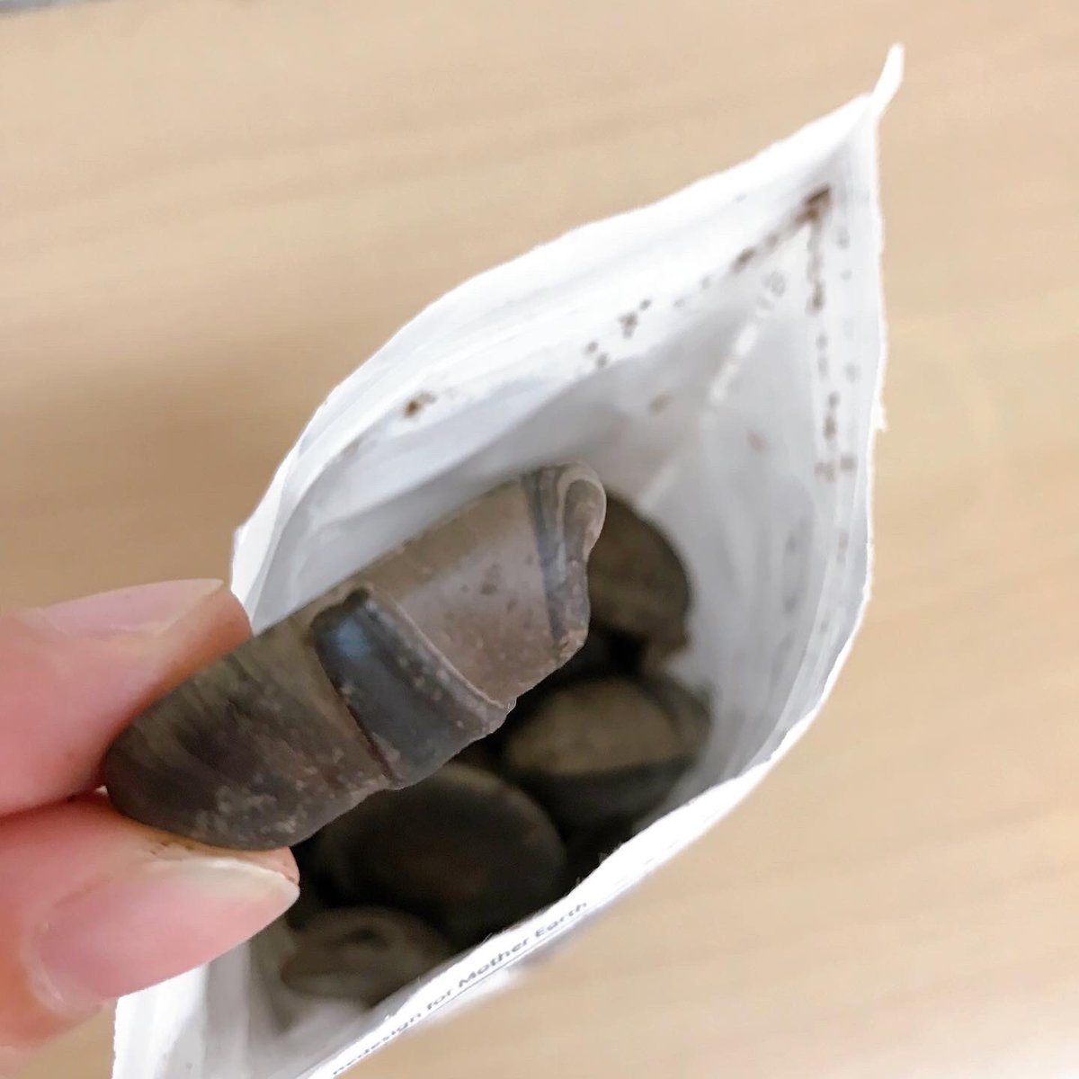 foodamnph's tweet photo. Guilang Tableya - handcrafted, single origin cacao tablets from Argao, Cebu.
#foodamnphilippineschocolaterace #foodamnphilippineschocolate
#foodamnphilippines #foodamnph #foodamn
#argaoguilangstableya #tableya #tablea #whenincebu #chocoholicsph #chocoholics #singleorigin https://t.co/td0MhnQ3CJ