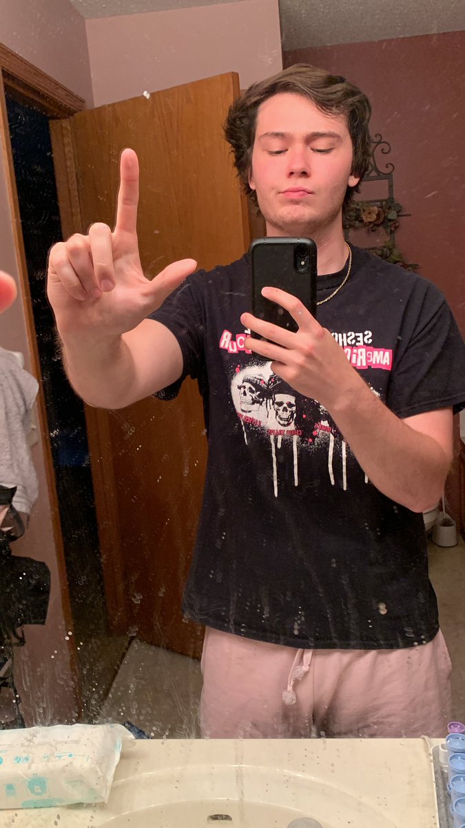 dom_dyl's tweet photo. ✨Where are the good losers at? Dirty mirror, but probably not as dirty as you right? • Findom Spoiled Brat Paypig Humanatm Walletdrain findom paypig domme finsub findomme humanatm finsub moneyslave femdom simp rtsub rtslave https://t.co/zW4sQ5qpSV