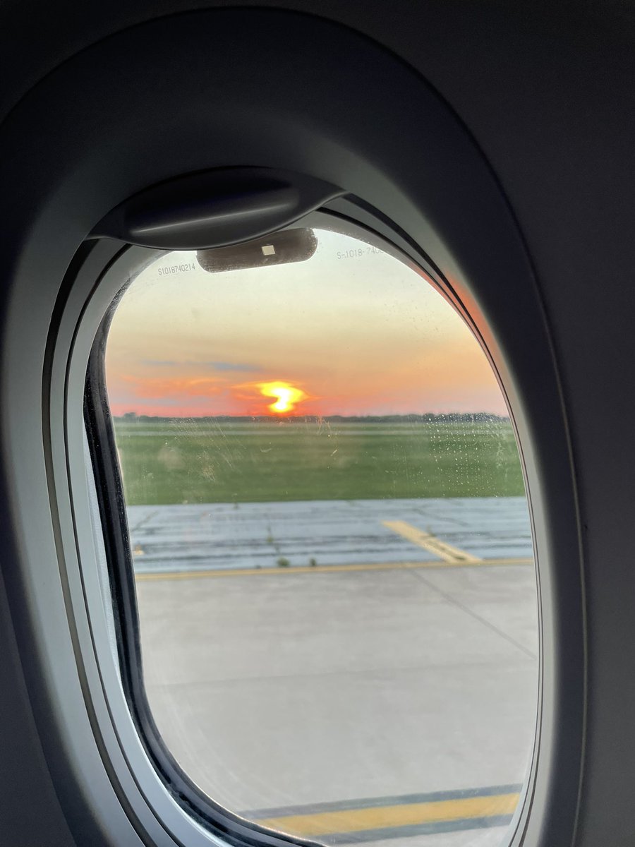 WendyLCMP's tweet image. Thanks for a nice couple days #Austin. And thanks for the gorgeous sunset. #ATX #DevWeekCloud