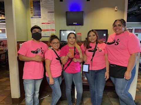 electracharles3's tweet photo. #margzforbarbz day at chilis vs. the aftermath 😂😂🌶🌶🌶 https://t.co/e4n2KmovLC