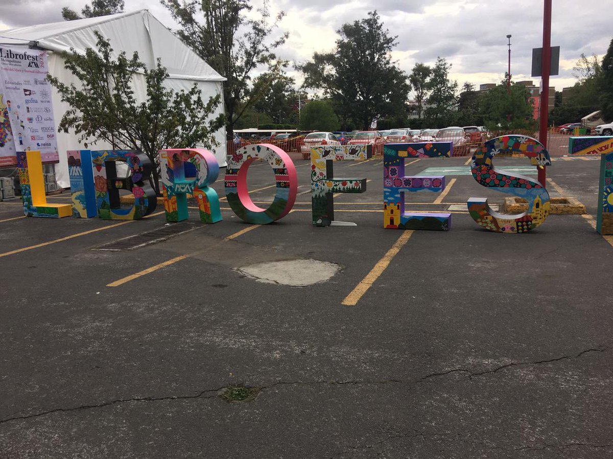 INEHRM's tweet photo. #Entérate 

El @INEHRM participó en el #Librofest feria del libro y festival cultural, organizado por @Yo_SoyUAM desde 2014. https://t.co/fK1OPDaIyc