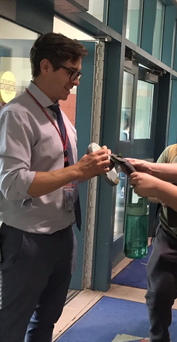 cmshappenings's tweet photo. Proud of how well so many of our students are responsibly using their Yondr cell phone pouches and doing the right thing #cmssharks #integrity https://t.co/gP1JPlYbgr