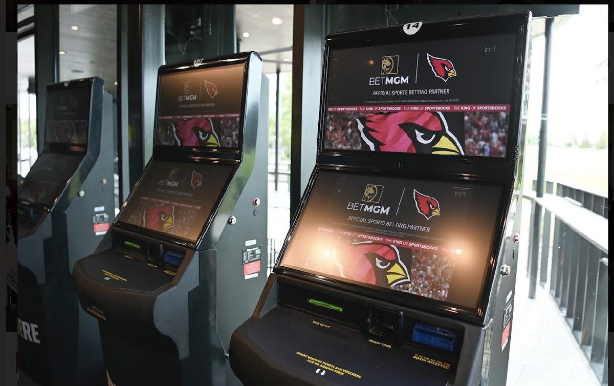 darrenrovell's tweet photo. BetMGM Sportsbooks opens at State Farm Stadium in Arizona today. https://t.co/M27XE5gVUj