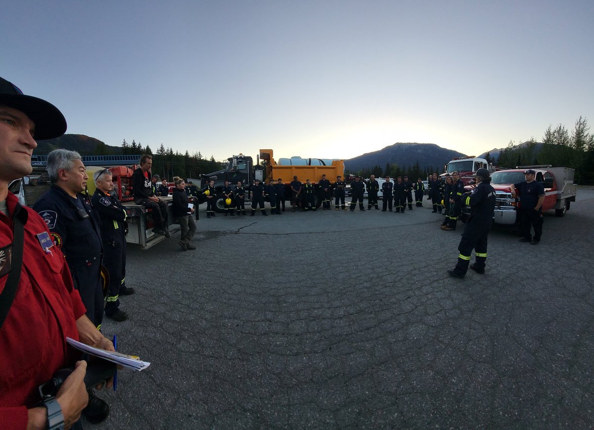 WFRSC1's tweet photo. Whistler Fire Rescue Services conducting some great cross training with BC Wildfire and Whistler/Blackcomb Resort staff. https://t.co/XBHG9VYNV7