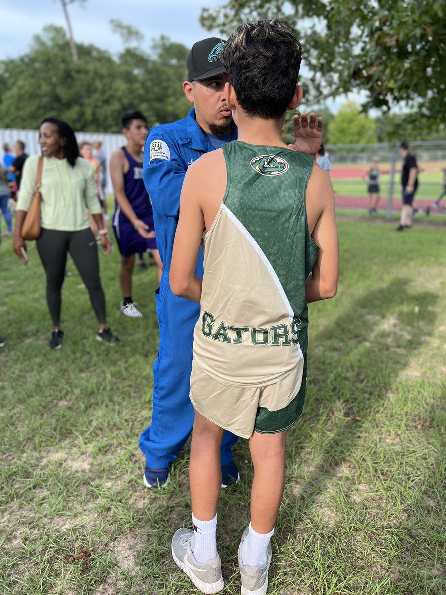 This boy has been running since he was 4. Following in his dad’s footsteps!!!!! GO GATORS 🐊 <a href="/HumbleISD_ARMS/">Autumn Ridge Middle School</a> #CrossCountry
