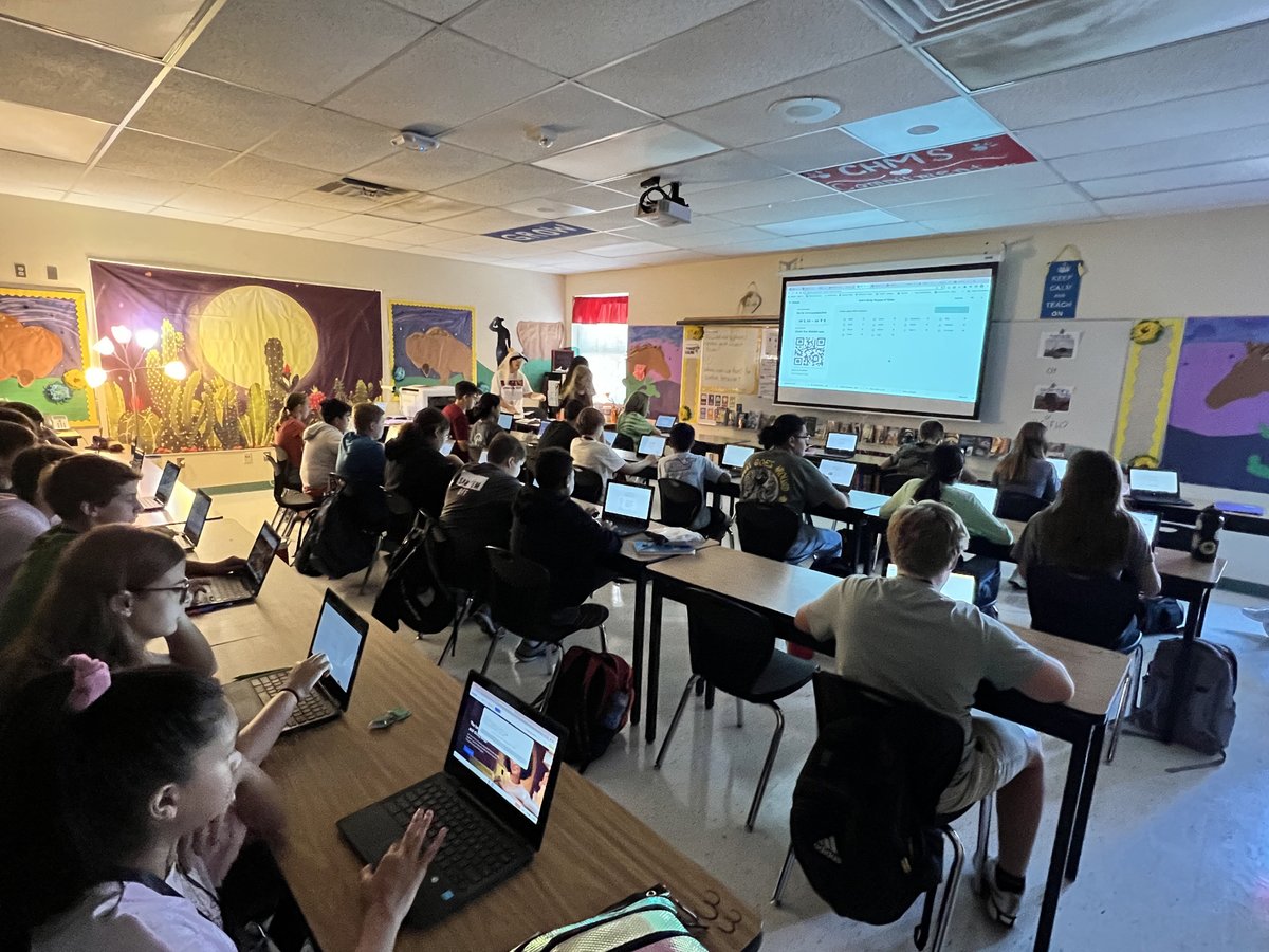 MECHS_Principal's tweet photo. Students in Mrs. Cattarin’s  7th grade Social Studies class taking advantage of the new Chromebooks, using Quizlet Live to team up and challenge each other! #chmsgrowingstudents https://t.co/n0wL3brWcc