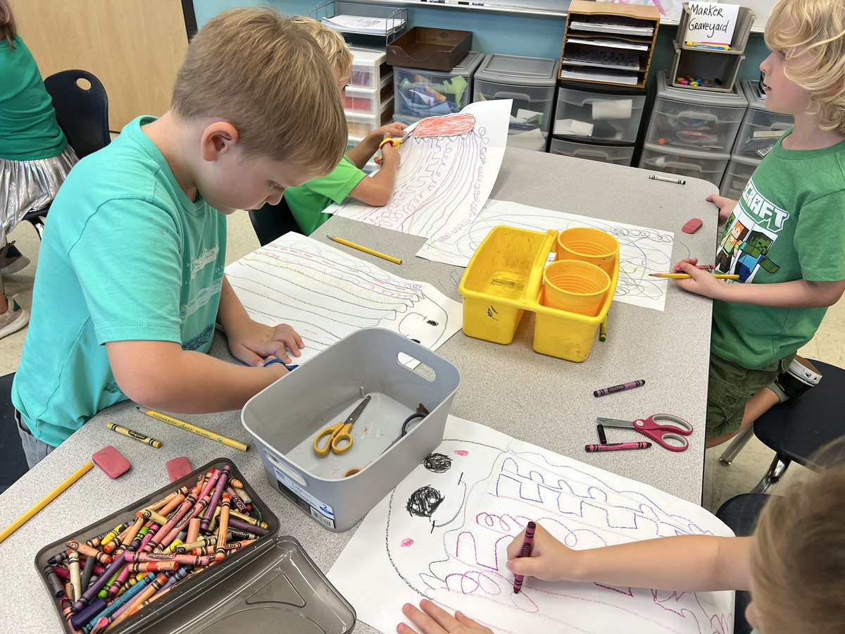 MrsSims7's tweet image. Kindergarten Artists are learning all about lines and the directions that lines travel. They are practicing their line drawing and cutting skills by creating these cute Line Jellyfish!  @RiverRidgeElem