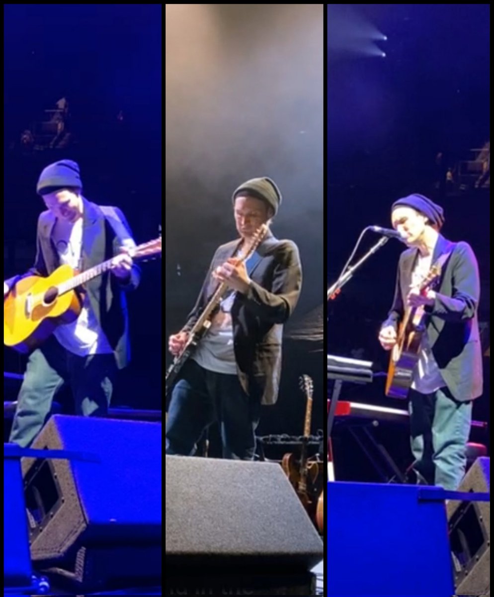 joshkbrasil's tweet photo. "Bora Bill!!"
@Pluralone1 abriu show para o @PearlJam em Toronto, Canadá.
Fãs vários brs marcaram presença na live!🇧🇷👏🏼
🌐❤️
#joshklinghoffer #pluralone #Joshinho #pearljam #eddievedder #jeffament #mikemccready #stonegossard #mattcameron #boomgaspar #gigaton https://t.co/Chmk3BEnwH
