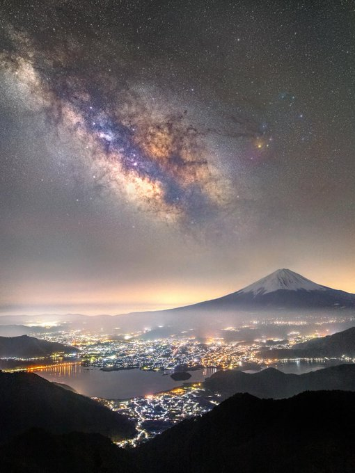 SpaceHub_SL's tweet photo. Milky way over Mt. Fuji 😲

📸 Credits - Akemochi Yuki https://t.co/yqkvJFkieZ