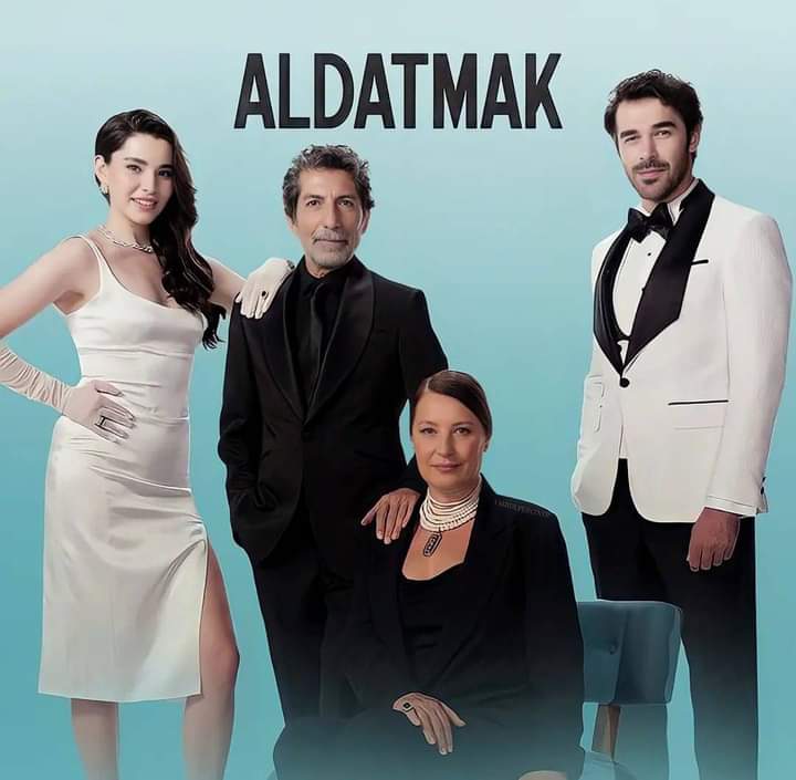 EsmeMxDeha's tweet photo. Tengo un gran amor por mi familia. Aveces soy distante y estricta, temblorosa, normativa, Mi autoridad se cumple en el juzgado y en la casa, no me desvío de mis verdades. 30 años de casada con #Tarik mis hijos Oylum y @ozanyenersoymx . Se cual es camino correcto para mí familia https://t.co/gpgeIkZbHV