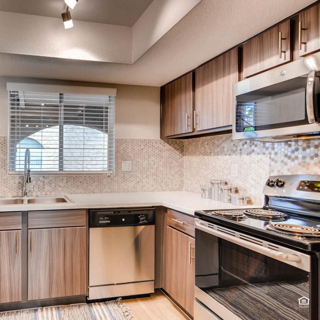 You can check stainless steel appliances off your wish list when you choose Visconti at Camelback. Learn more about our apartment amenities: viscontiatcamelback.com