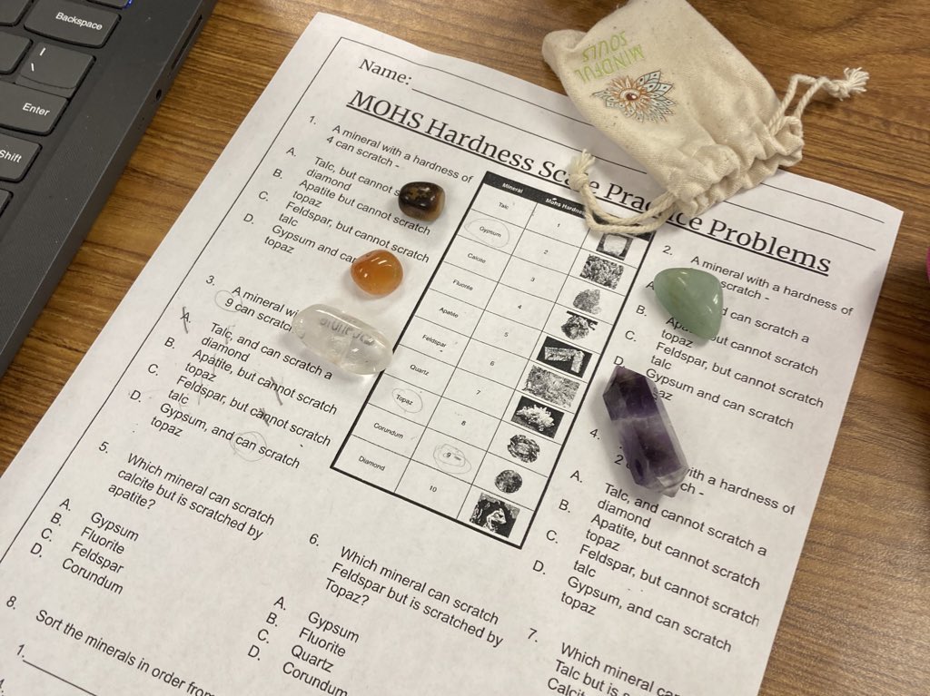 So proud and shocked as one of my students brought in their own minerals to supplement their learning @Hernando_MS #CavPride #CavScience