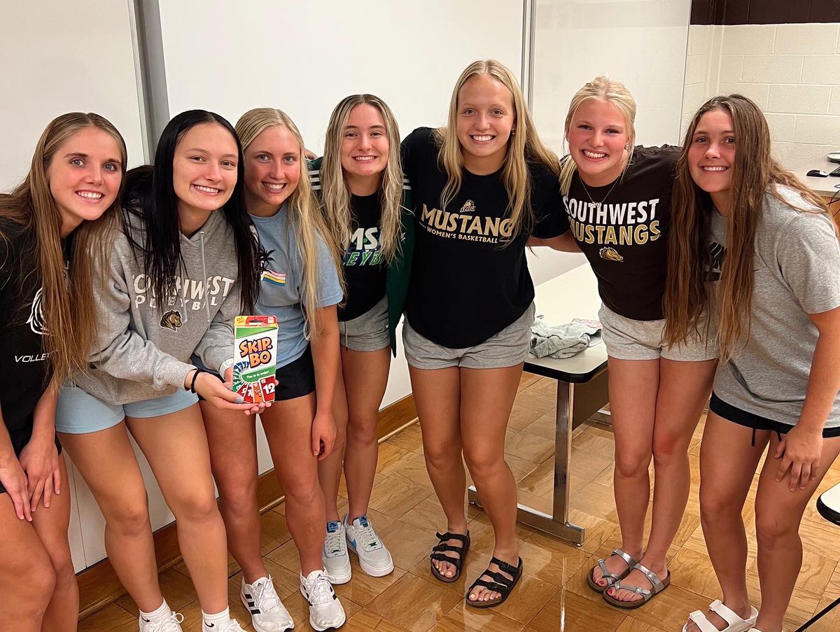 SMSUWomensHoops's tweet photo. Game Night before GAME DAY !! 
Thank you @SMSUVolleyball for having us tonight, can’t wait to cheer you on tomorrow !! #whiteout #letsride https://t.co/9MQu95AMS9