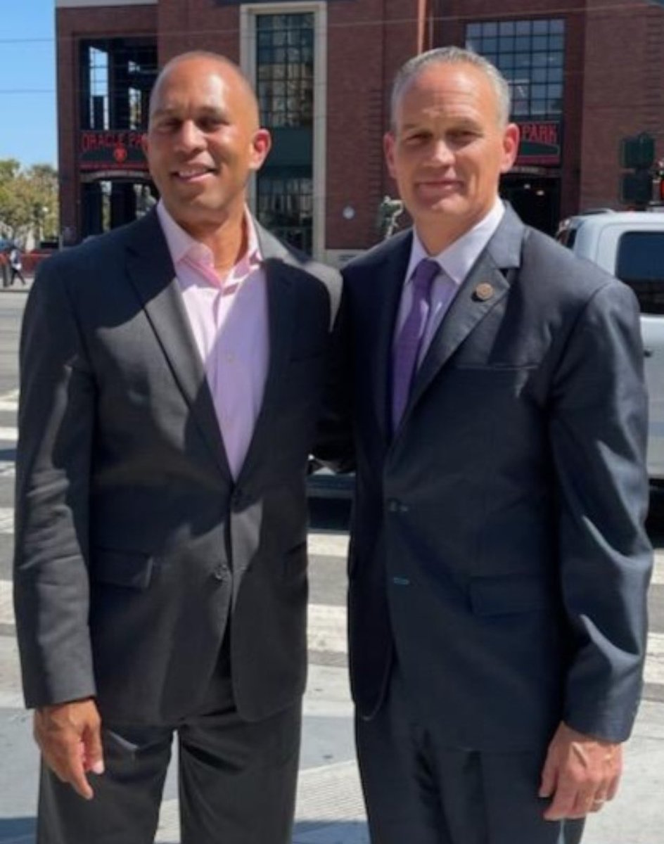 IAFFGSTLima's tweet photo. Glad to be able to meet with and introduce @RepJeffries tonight at an event in San Francisco. Spent some time talking about issues that are important to @IAFFofficial fire fighters and EMS professionals too. https://t.co/I6YFt5BYZr