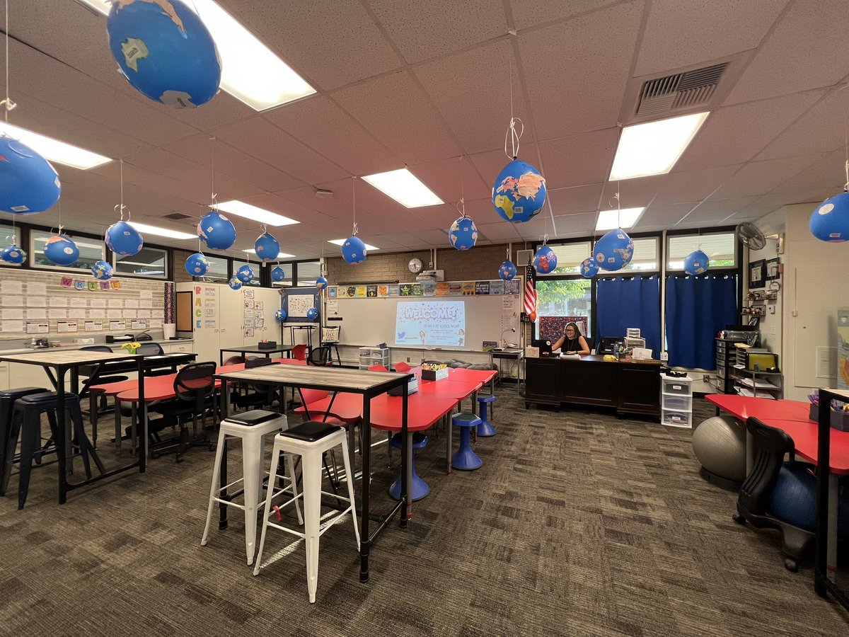 BanyanFifth's tweet photo. Ready for Back to School Night! https://t.co/KOedxjPZGh