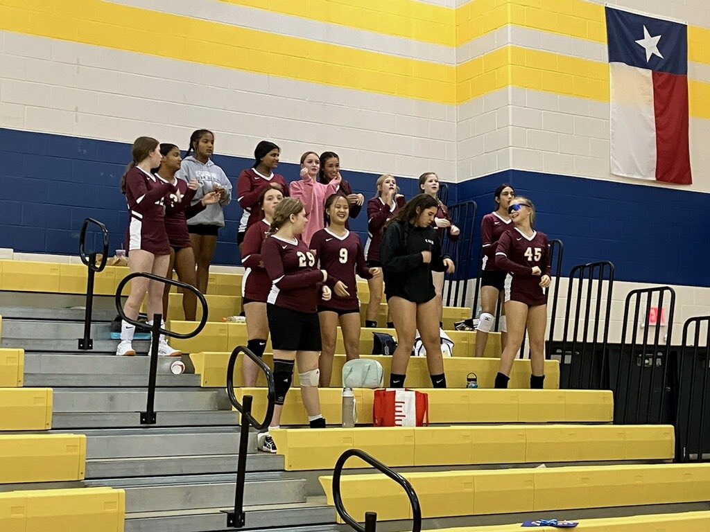 ISMSLadyEagles's tweet photo. 7th grade 🧹 sweep 🧹 tonight against Hillwood! @KellerHSVball @IndianSpringsMS https://t.co/6hZHfVBy5E