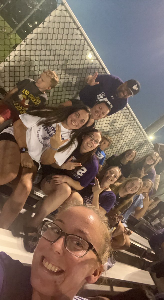MeganGe97920948's tweet photo. @SFA_Bowling loves night games 💜 and @SFA_Soccer 🫶🏻 @AxeSfa #theaXegames #AxeEm https://t.co/LoI7pYrcU6