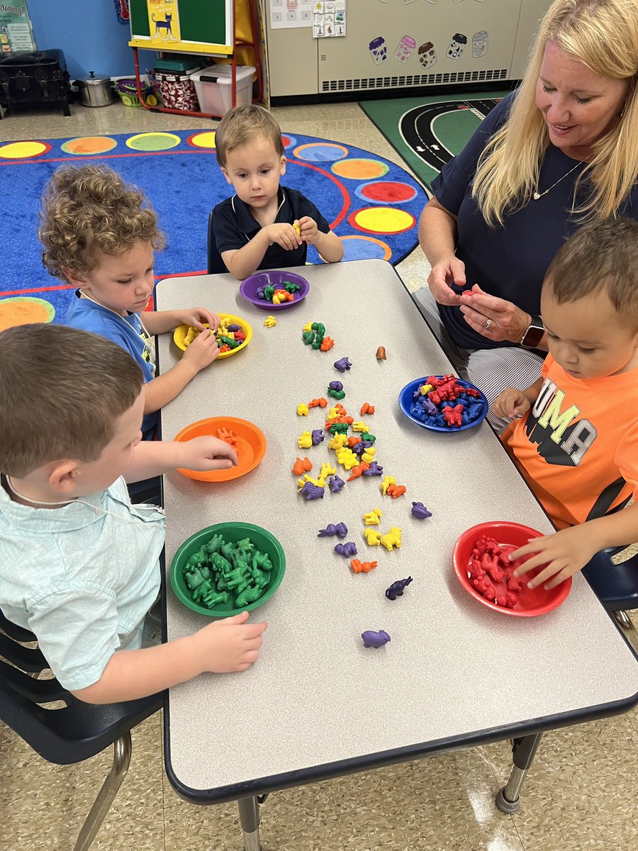 First day for our Little Lancers having fun:) #LittleLancers <a href="/JCSelementary/">JC Solmonese Elementary</a>