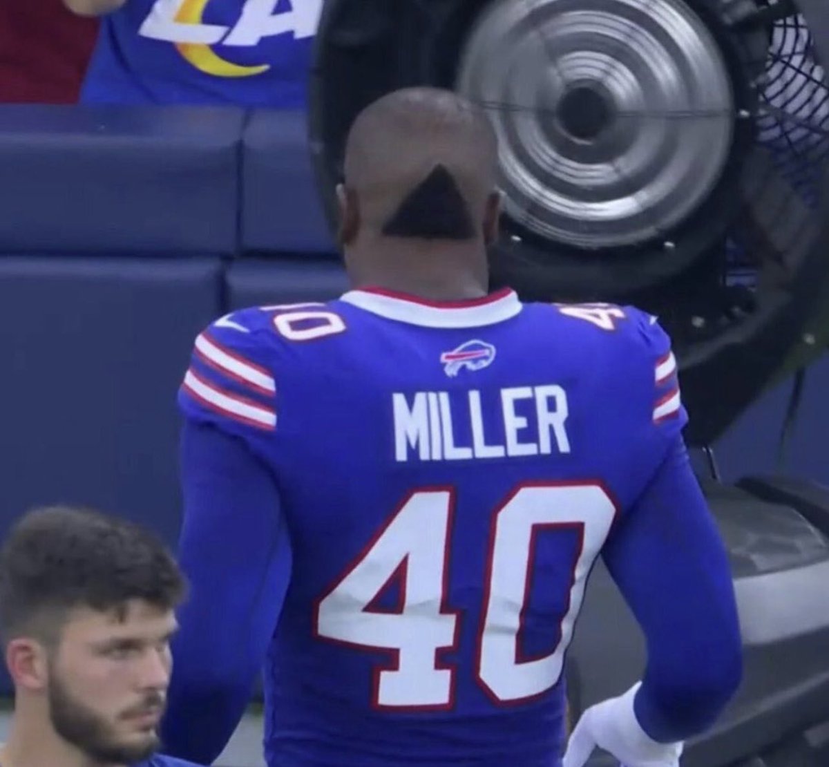 BostonConnr's tweet photo. Von Millers new haircut is hysterical. Guy is all in on Bills Mafia. https://t.co/Ego1oy1yGK