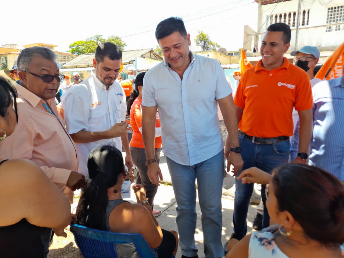 LeonPadilla's tweet photo. Recorriendo el Estado #Sucre, acompañando a nuestros hermano @freddysuperlano  por el oriente de Venezuela.  En cada rincón los Activistas @voluntadpopular dando todo por lograr un país de oportunidades. https://t.co/WMkG1bBxoP