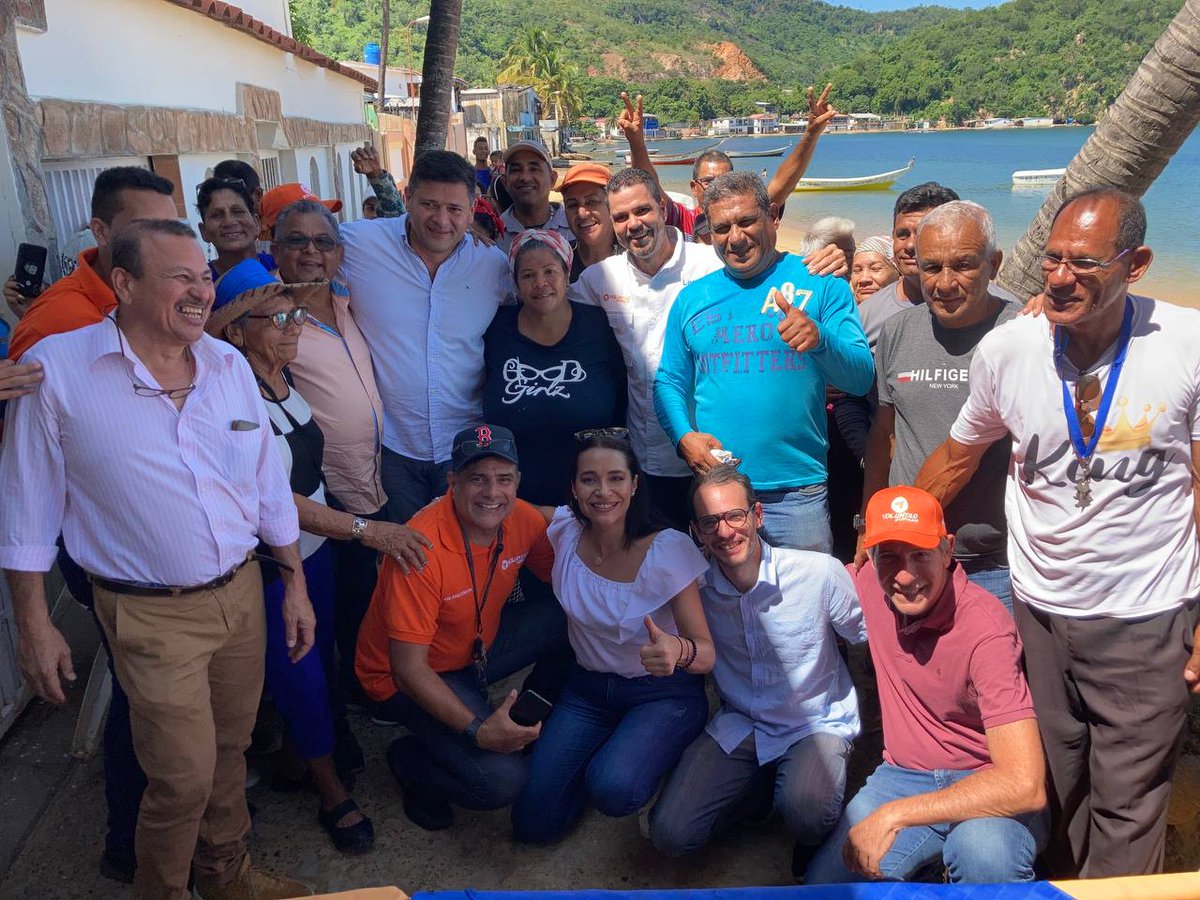 LeonPadilla's tweet photo. Recorriendo el Estado #Sucre, acompañando a nuestros hermano @freddysuperlano  por el oriente de Venezuela.  En cada rincón los Activistas @voluntadpopular dando todo por lograr un país de oportunidades. https://t.co/WMkG1bBxoP