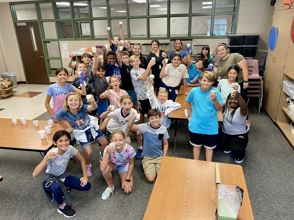 Erin Rea (@msrea_ese) on Twitter photo What a fun Thursday! I got to eat lunch outside with students AND be a “surprise guest chef” at Cooking Club!!! <a href="/ClausellBriana/">Briana Edwards</a> and <a href="/TeamThompsonESE/">Chelsea Thompson</a> are the best! #eseSOAR What a fun Thursday! I got to eat lunch outside with students AND be a “surprise guest chef” at Cooking Club!!! <a href="/ClausellBriana/">Briana Edwards</a> and <a href="/TeamThompsonESE/">Chelsea Thompson</a> are the best! #eseSOAR