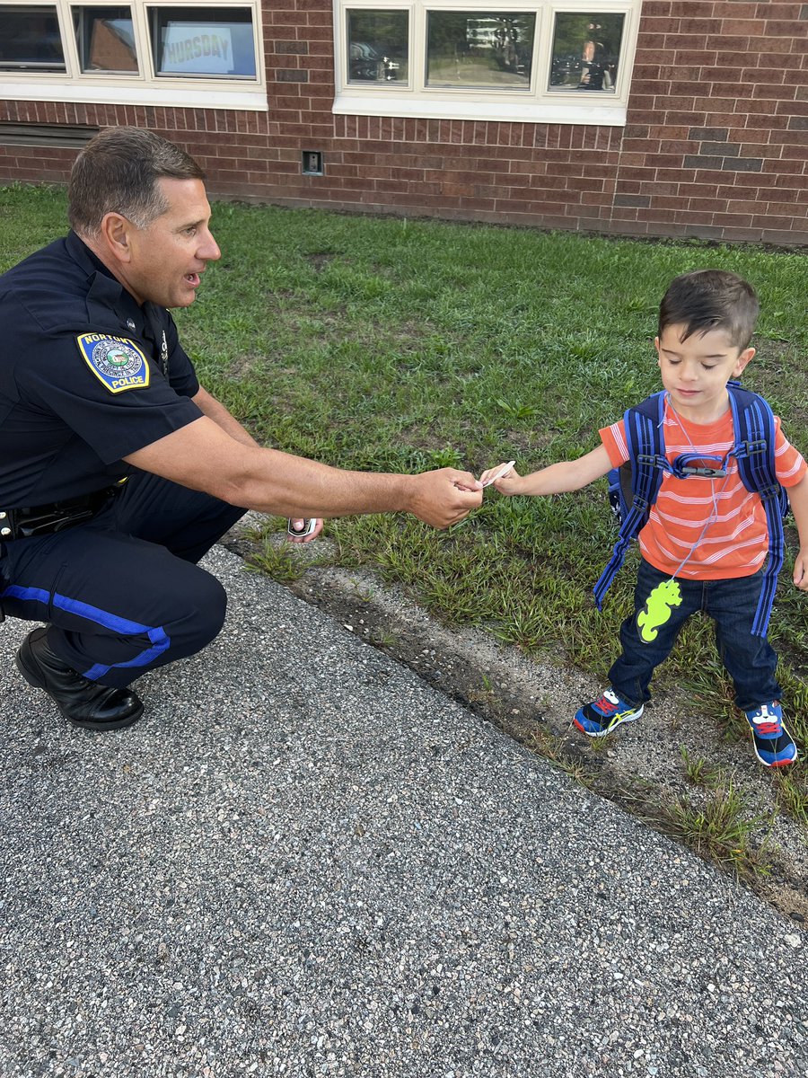 Great visit from Officer Robichaud handing out stickers and greeting our LittleLancers for their first day! #LittleLancers <a href="/JCSelementary/">JC Solmonese Elementary</a>