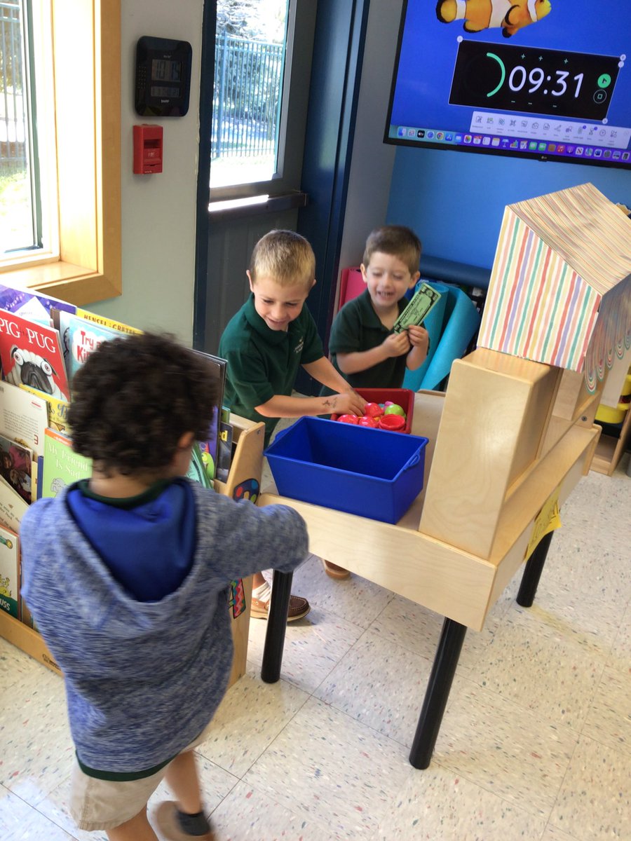 CBAWestChester's tweet photo. Order up! PreK is practicing counting with scoops and money! #onlyatcba #wecancount #prekeducation #yummyicecream https://t.co/NK2ch2WUGy