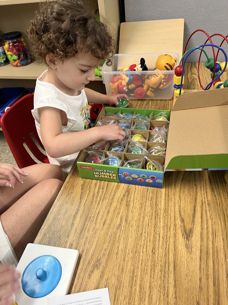 New toys to play with and lots of fun!#LittleLancers <a href="/JCSelementary/">JC Solmonese Elementary</a>