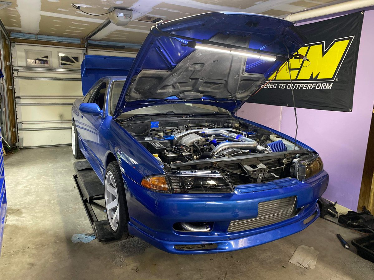 auttie216's tweet photo. @shiti_coolers you should send me a shiti cooler for my shit box to use at car shows 👀 https://t.co/OElms3Jgb1