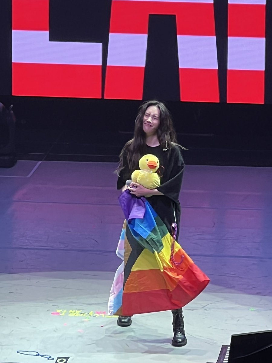 complexkesha's tweet photo. ❤️❤️❤️ #goodgirlgonemadtour #GOODGIRLGONEMAD #sunmi #SUNMI_TOUR_GOODGIRLGONEMAD #sunmiinatlanta @miyaohyeah https://t.co/Bj25e6KIzS