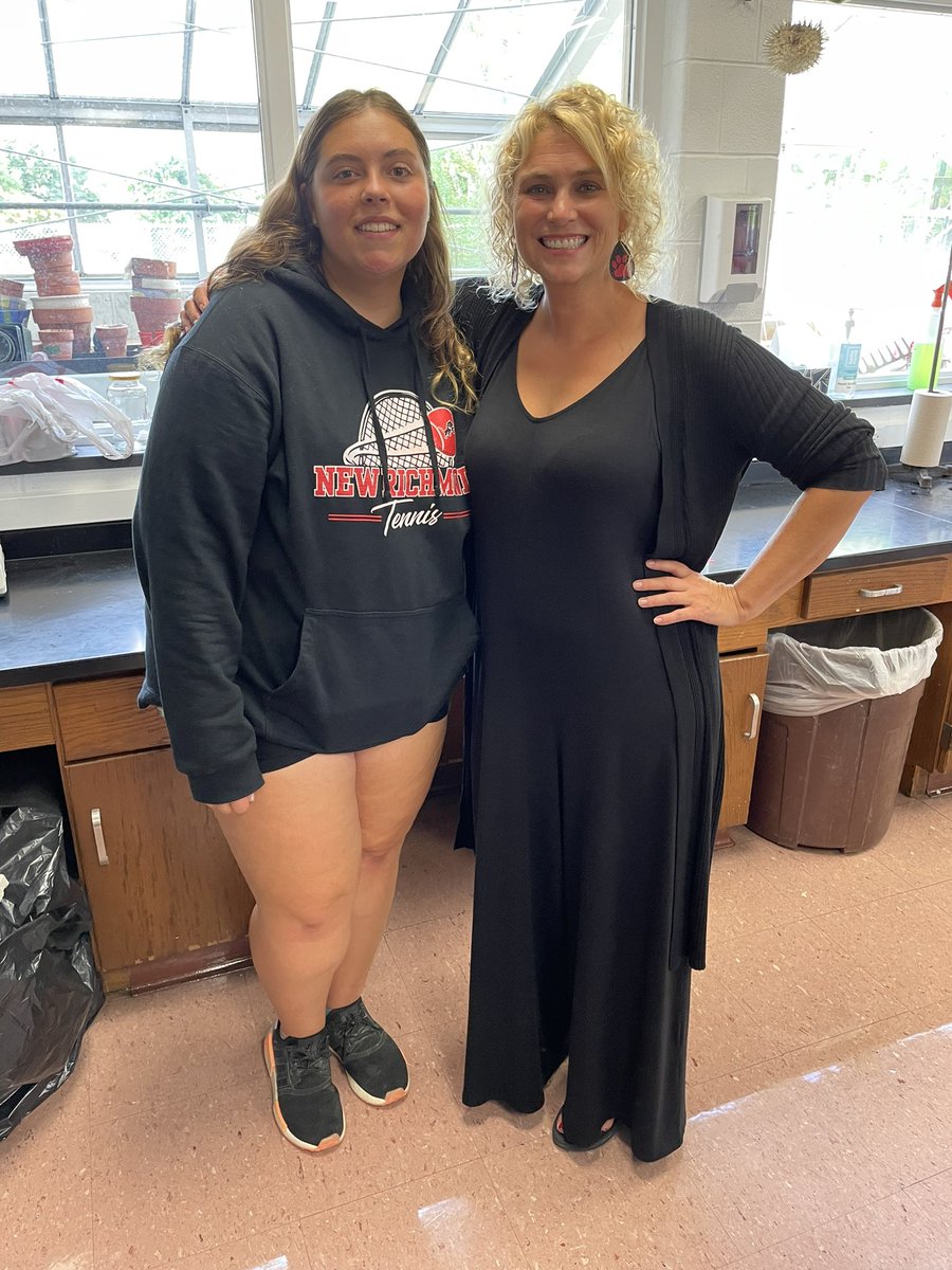 NRHSHOPE's tweet photo. @NRHSHOPE @NREVSD @NewRichmondHS Today students wore all black for “Black Out Social Media Day”.  They also received bracelets that said: “You matter, Don’t Give Up”.  Thank you Clermont County Family and Children First for your support! #lionstrong https://t.co/7tu6Tsliu9