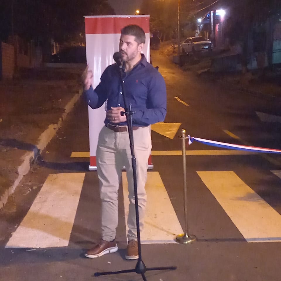 JesusLaraPy's tweet image. 📍 Inauguramos el asfalto sobre la calle Ricardo Esperanza Leiva. 

🚧 Esta obra representa el trabajo conjunto entre los vecinos, @juntasuncion  y el intendente @oscarodriguezpy de @AsuncionMuni

🚧 ¡Los trabajos van a seguir!

#ZeballosCueAvanza 
#JesusLaraConcejal