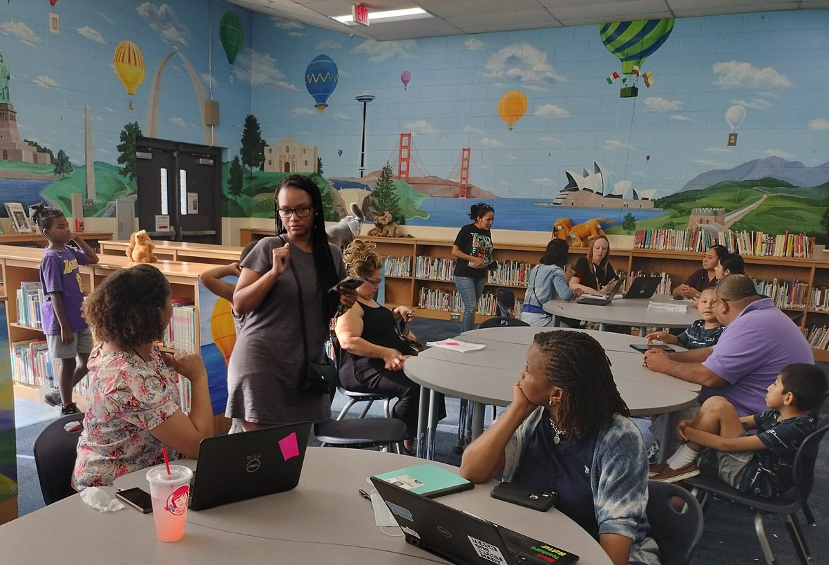 TeamBryantES's tweet photo. Thank you for coming to our CTLS, ParentVUE, and PBIS Rewards technology support session for families! The connection between home and school is an important piece of the puzzle! @MichelleWCurry1 https://t.co/gAPJ59gGvK