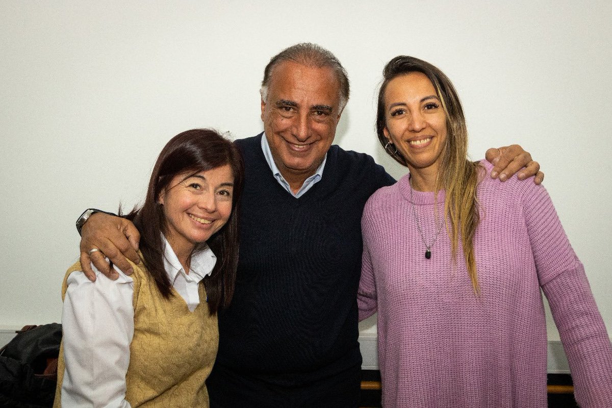 La juventud sindical de comercio quiere terminar el dia saludando a nuestro compañero <a href="/CarlosPerezSEC/">Carlos Pérez</a> presidente de nuestra obra social y candidato a Sub Secretario General por la <a href="/ListaAzulSEC/">Lista Azul SEC</a> en el día de su cumpleaños #CarlosCumple✌️💙🎂