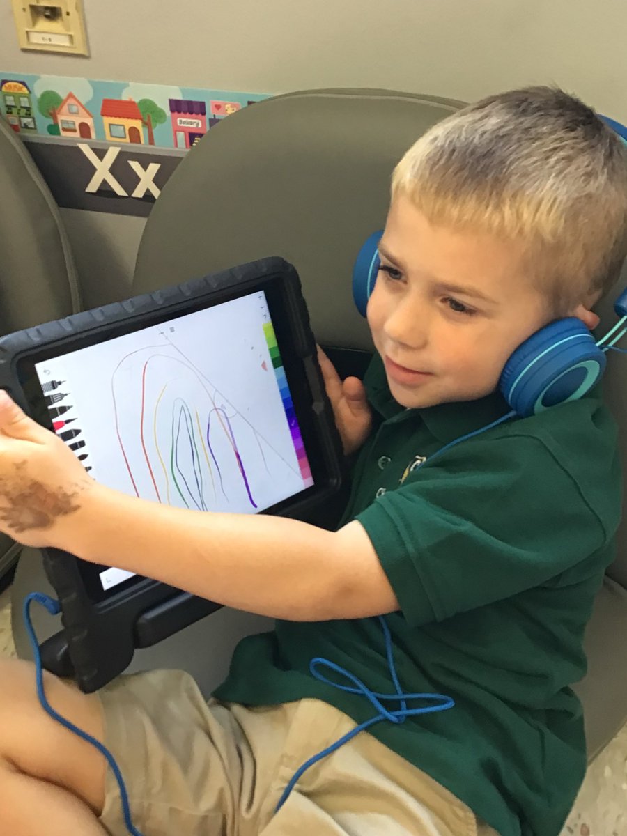 CBAWestChester's tweet image. PreK explored Sketching and Listening to ebooks on their IPads! #onlyatcba #technologyiscool #prektechteam