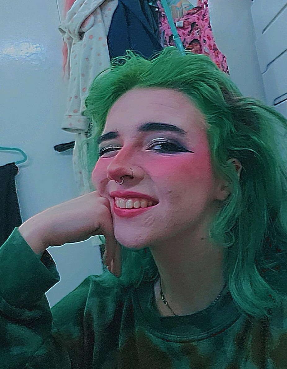jo_cauliflower's tweet photo. "larten! it's 'vancha', 'march' or 'hey, ugly!' while we're on the trail."

closet cosplay for my favourite vampire prince ✨️ been wanting to cosplay vancha for the longest time 

my favourite thing about this is realising vancha perpetually has egirl style blush

@darrenshan https://t.co/KU15t2LkvH
