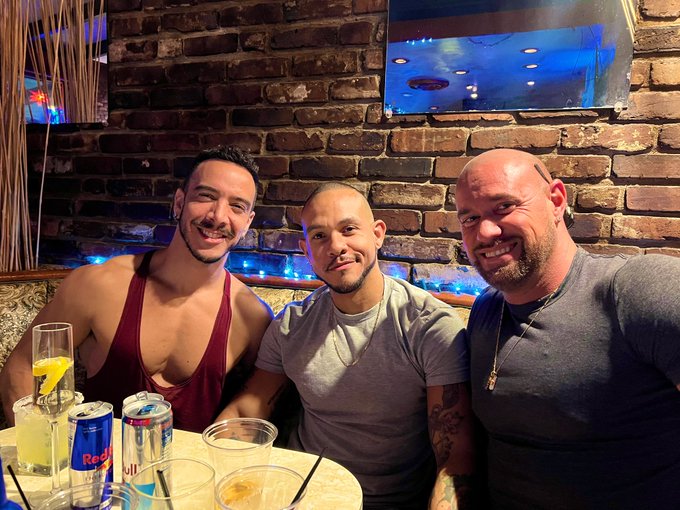 We’re good boys ??? @RomanMichaelXX @Rio9rande https://t.co/94sAN0l2xj