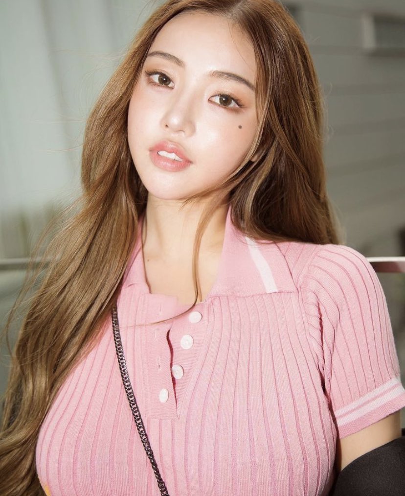 YukiBlacked's tweet photo. Would i look good with a black man? 💗 https://t.co/mkFiRzjmJw