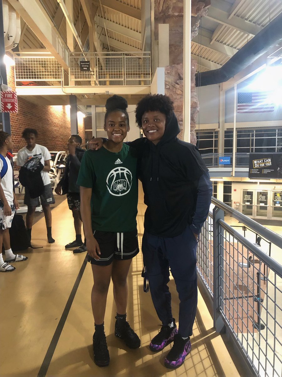 HockingWBB's tweet photo. Thank you @OhioWBasketball Kailah Johnson for coming to workout with us today. From #JUCO to #D1
#EdisonState 
#OhioUniversity https://t.co/fzxf1m6AEX