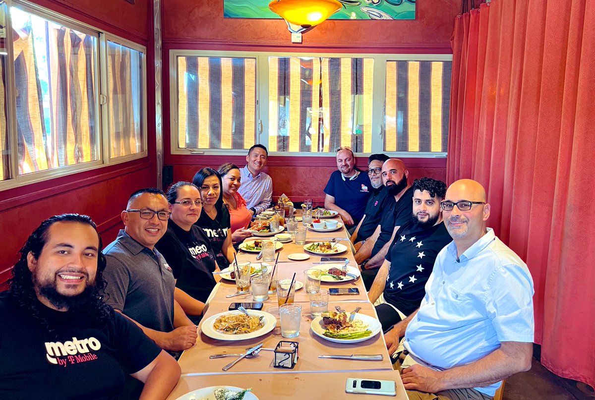 JamesLeeWW's tweet photo. Total Experience #DreamTeam 5G Network &amp; @MetroByTMobile #FrontlineFirst @parker_cia @nikhilpreddy Making Central Valley the pace-setter of what partnering is all about  #5GForAll @dbarhum https://t.co/8bn2IzpH1R
