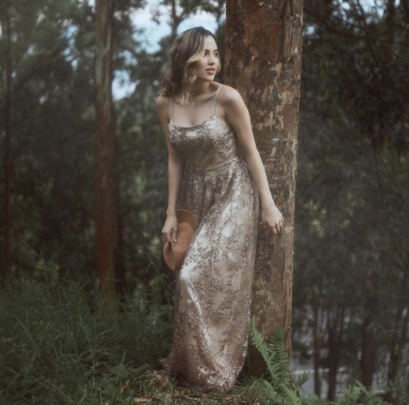 VarietyRP's tweet image. © #VarietyRP › Premiere Look!

𝗗𝗮𝗻𝗶𝗲𝗹𝗹𝗲 𝗔𝗿𝗿𝗶𝘇𝗮𝗯𝗮𝗹𝗮𝗴𝗮 (@flippedmemento) in a gold dress at the #MagicInTheMoonlightRP World Premiere. We're loving this look! 🔥