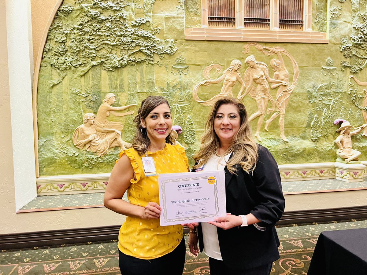 mgasca_CI's tweet photo. Congrats to our #TeamSISD @ProjectSEARCHHQ host business @Thprovidence for this recognition by @borderplexjobs @TXWorkforce at the beautiful @ElPasoCF ❤️love all of our partners @etrillo_ci @EmpoweringHand2 @AJansen_CI @MOlivarez_CI @jsaenz_CI @RYanez_CI #HireAbilities https://t.co/sC05FIX7VK