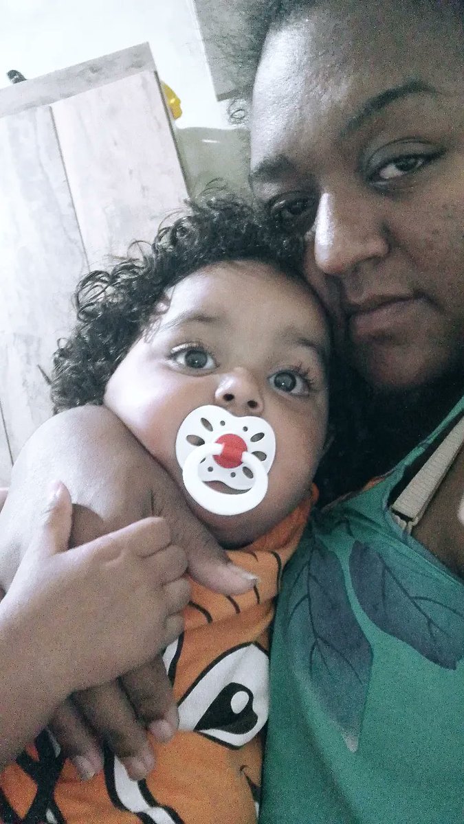 TaiOliveira11's tweet photo. Tão pequena, e me dá uma força tão grande 🙏❣️ https://t.co/H0H5ukb1h5