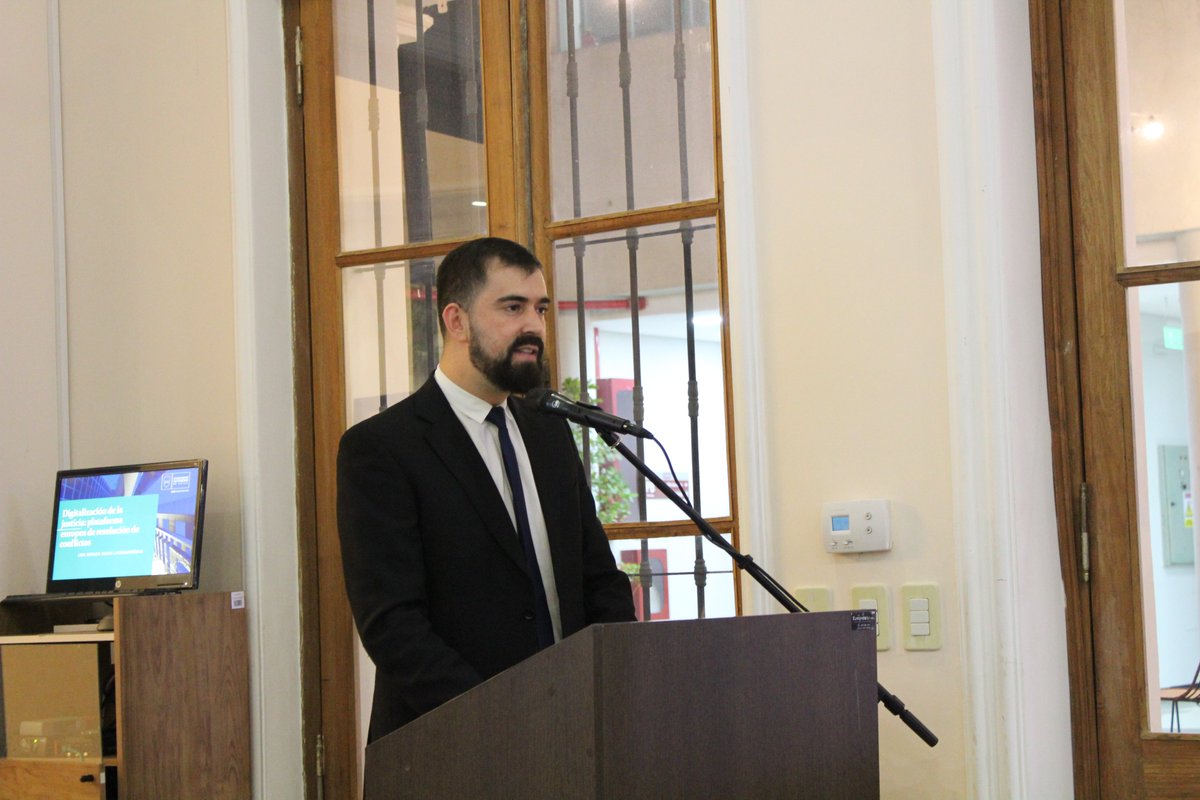 upap_py's tweet photo. En el marco de nuestro aniversario y de nuestra vinculación con la @autonomadechile, recibimos al Mg. Ignacio Javier Ribera Concha y el Dr. Gustavo Niklander Ribera, quienes desarrollaron la Conferencia “Dos reflexiones actuales necesarias”.

Leé más: https://t.co/ntSiZNxWMp. https://t.co/dwrAUeDjE7